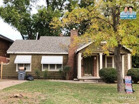 705 NW 13th St in Lawton, OK - Building Photo