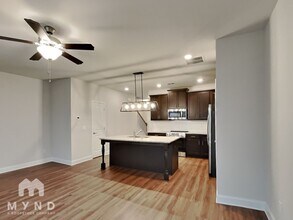 6174 Ripple Wy in Atlanta, GA - Foto de edificio - Building Photo