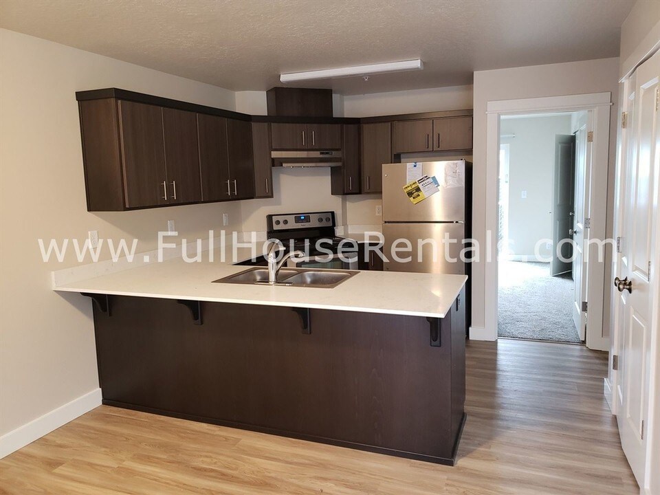 1100 Q St-Unit -#105 in Springfield, OR - Building Photo