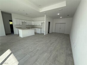 1014 Lakeside Dr in Lehigh Acres, FL - Building Photo - Building Photo