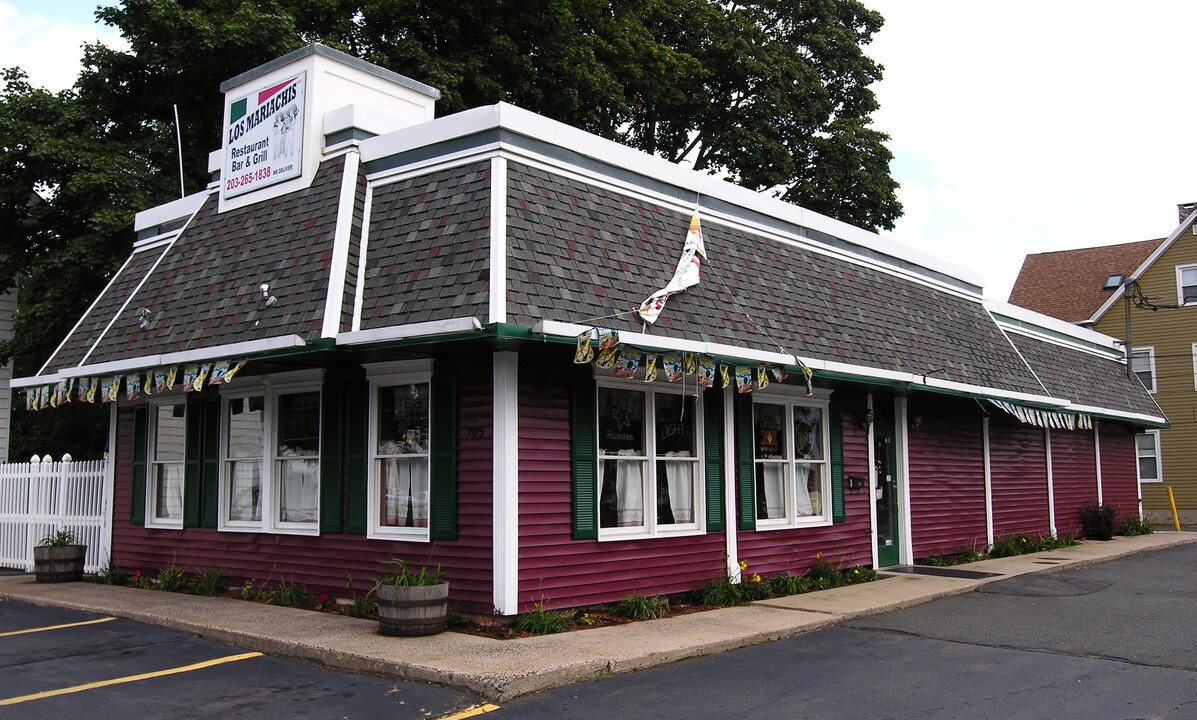 105 N Colony-B St in Wallingford, CT - Foto de edificio
