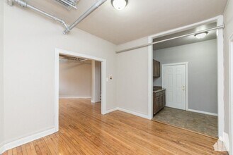 4255 W Addison St in Chicago, IL - Building Photo - Building Photo