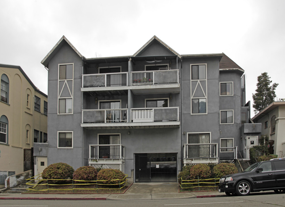 2401 Park Blvd in Oakland, CA - Building Photo