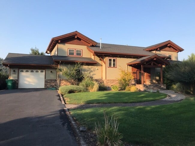 property at 1150 Front St