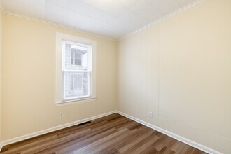 188 Bristol St, Unit 1st flr in Southington, CT - Building Photo - Building Photo