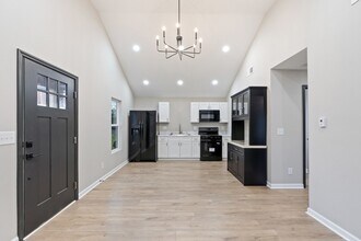 804 Martin St in Clarksville, TN - Foto de edificio - Building Photo