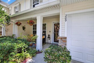 209 Sawtooth Dr in Valrico, FL - Building Photo - Building Photo