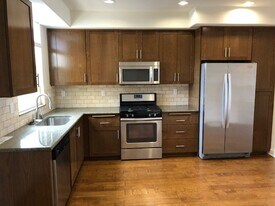 130 N Garden St in Ventura, CA - Building Photo