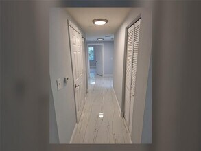 6492 Emerald Dunes Dr in Royal Palm Beach, FL - Building Photo - Building Photo