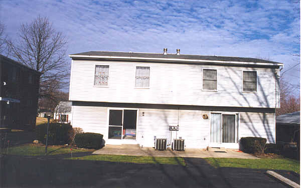 1808-1810 Silver Lake Ave in Cuyahoga Falls, OH - Foto de edificio - Building Photo
