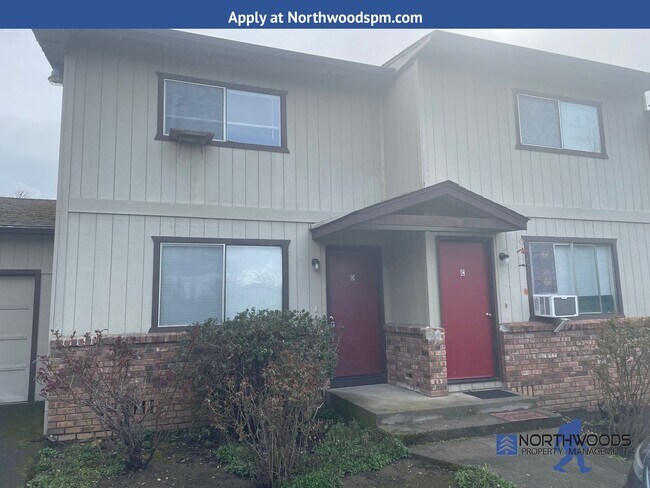 2024 NE Fairview Ave in Grants Pass, OR - Foto de edificio - Building Photo