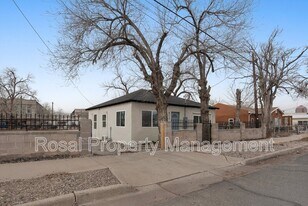 815 John St in Albuquerque, NM - Building Photo