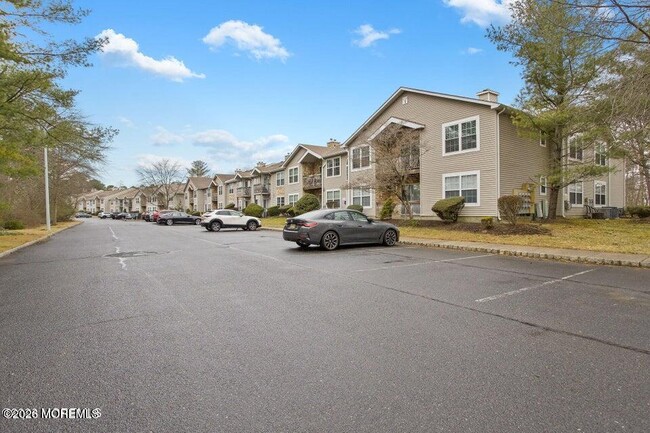 78 Diane Dr in Tinton Falls, NJ - Building Photo - Building Photo