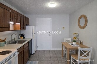 10 Tall Pines Dr, Unit 15 in Lewiston, ME - Foto de edificio - Building Photo