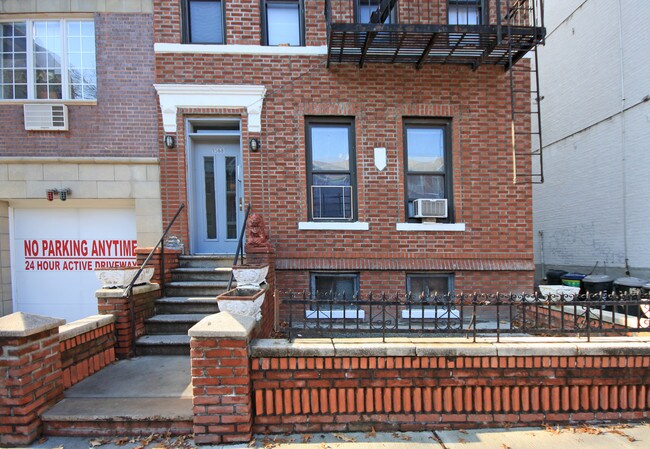 1568 W 10th St in Brooklyn, NY - Foto de edificio - Building Photo