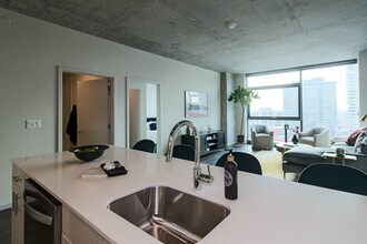 720 S Clark St, Unit 203 in Chicago, IL - Building Photo - Building Photo