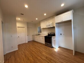 375 Mayberry Ave in Hemet, CA - Building Photo - Building Photo