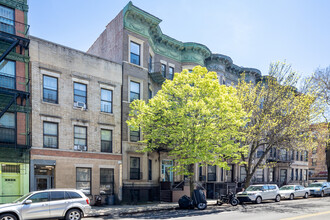 1441 Bedford Ave in Brooklyn, NY - Foto de edificio - Building Photo