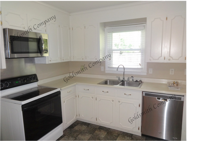 23 Ellesmere Dr in Greenville, SC - Building Photo - Building Photo