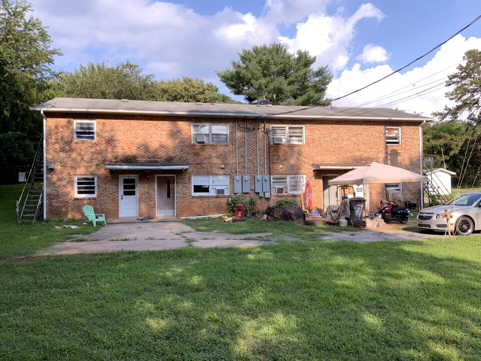 2320 Shade Tree St in Connelly Springs, NC - Building Photo