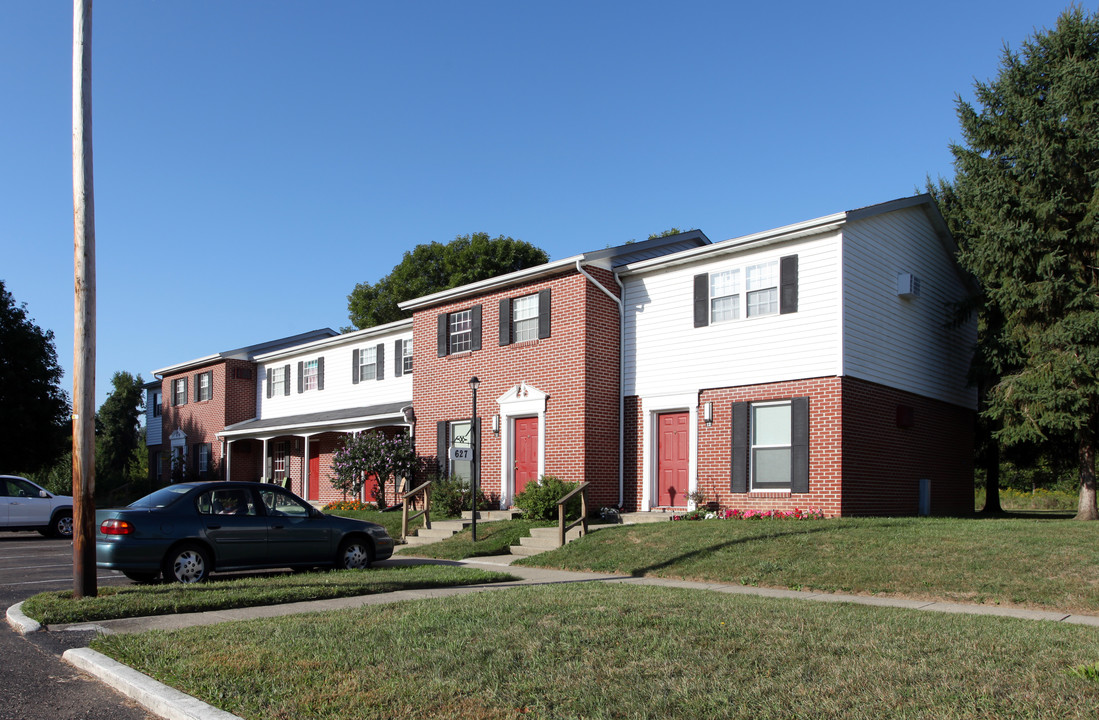 Log Pond Apartments in Newark, OH - Building Photo