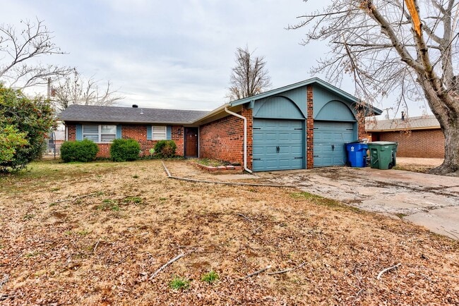 320 Cedar Crest Dr in Edmond, OK - Foto de edificio - Building Photo