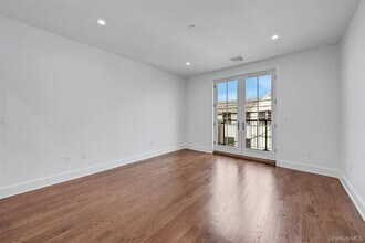 291 Main St in Eastchester, NY - Building Photo - Building Photo