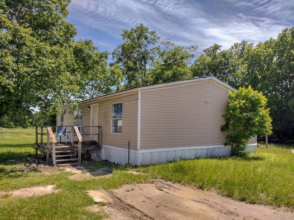 144 Private Rd 3376 F in Kempner, TX - Building Photo