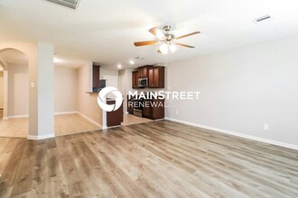 26106 Hals Dr in Magnolia, TX - Foto de edificio - Building Photo
