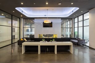 Westmore Apt in Los Angeles, CA - Building Photo