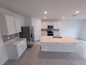 10607 Quail Grv Wy in San Antonio, FL - Building Photo - Building Photo