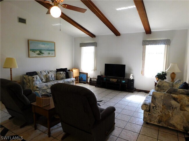 property at 904 SE 18th St