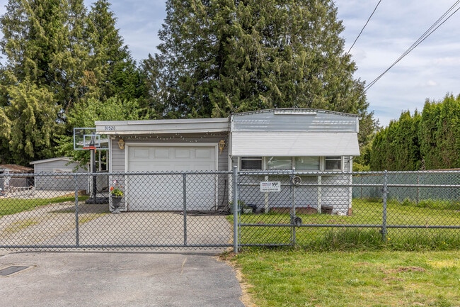 31528 Monarch Ct in Abbotsford, BC - Building Photo - Building Photo