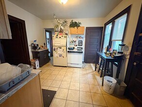 1734 N Arlington Pl, Unit Cottage in Milwaukee, WI - Building Photo - Building Photo