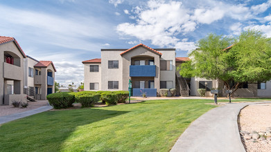 Cantera in Tucson, AZ - Building Photo - Building Photo