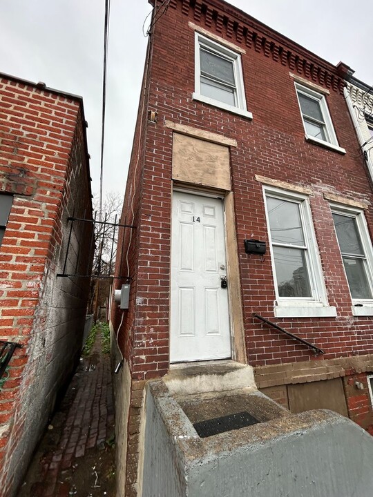 14 Commerce St in Trenton, NJ - Building Photo