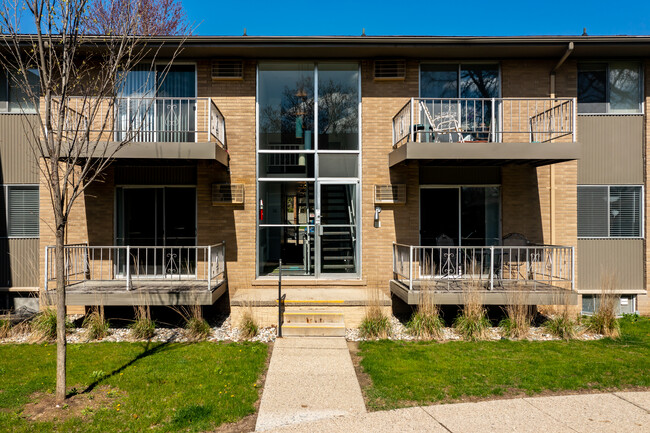 Ivanhoe in Ann Arbor, MI - Foto de edificio - Building Photo