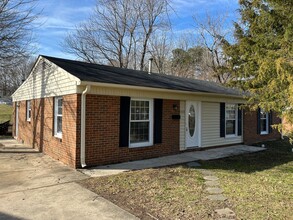 1434 Lanier Ct in Burlington, NC - Building Photo - Building Photo