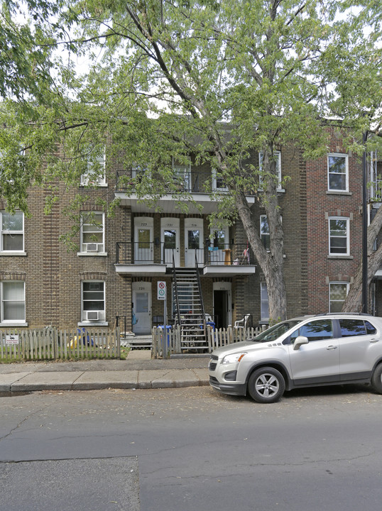 715-725 2e Avenue in Montréal, QC - Building Photo