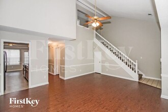 4210 Meadow Valley Dr E in Memphis, TN - Foto de edificio - Building Photo