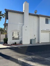8221 Diamond Star Ct in Las Vegas, NV - Building Photo - Building Photo