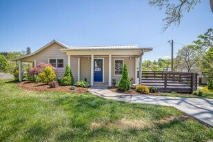 399 Stratford Rd in Asheville, NC - Building Photo