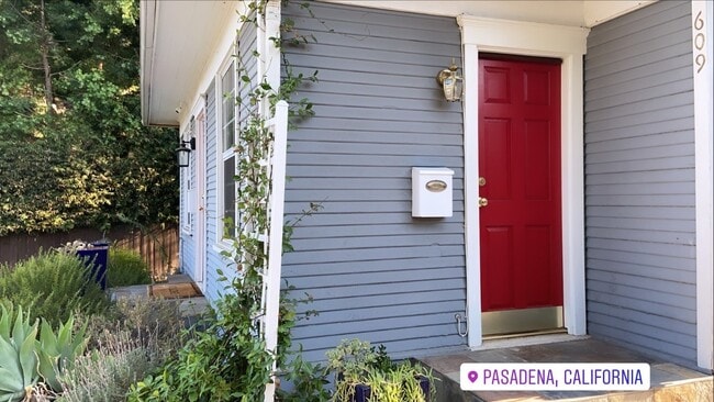 607 N Garfield Ave, Unit Townhome in Pasadena, CA - Building Photo - Building Photo