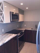 336 Golfview Rd, Unit 1110 in North Palm Beach, FL - Building Photo - Building Photo