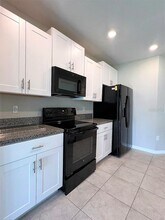 7033 Samuel Ivy Dr in Tampa, FL - Building Photo - Building Photo