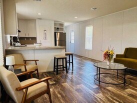 128 Los Platanos St in Mercedes, TX - Building Photo