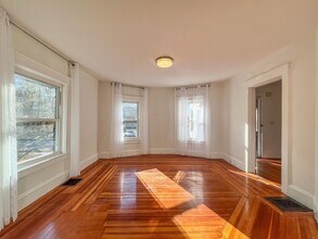 1146 Chestnut St in Newton, MA - Building Photo - Building Photo