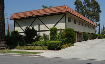 32-34 Greenwood Ave in Pasadena, CA - Building Photo - Building Photo