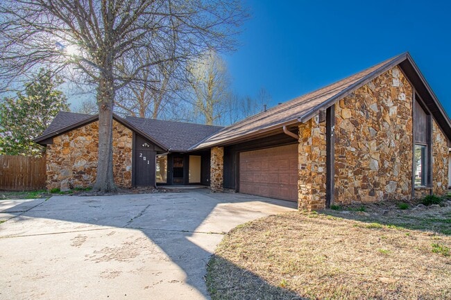 201 3 Oaks Dr in Midwest City, OK - Building Photo - Building Photo