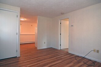 12 Sunnyside Ave in Rutland, MA - Building Photo - Building Photo